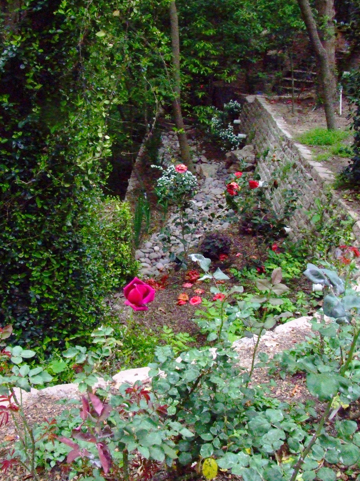 Inspiration for a mediterranean garden in Houston.