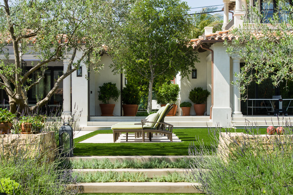 Design ideas for a mediterranean back garden steps in Los Angeles.