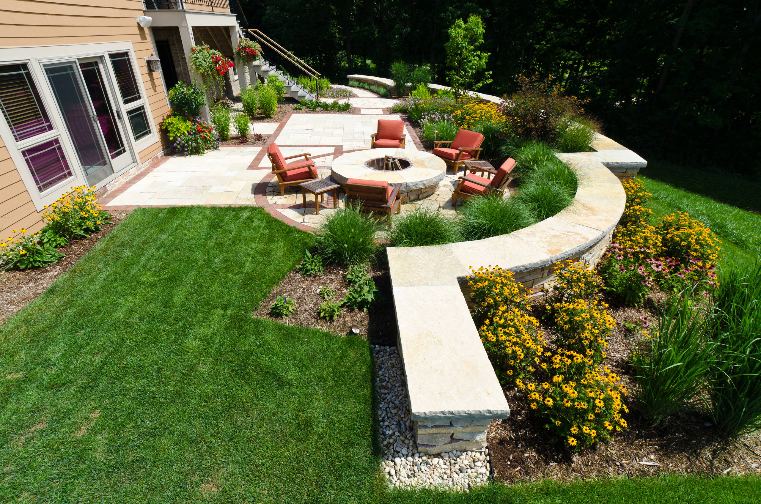Craftsman Stone Walls - Menomonee Falls - Craftsman - Landscape - Milwaukee  - by Ginkgo Leaf Studio | Houzz