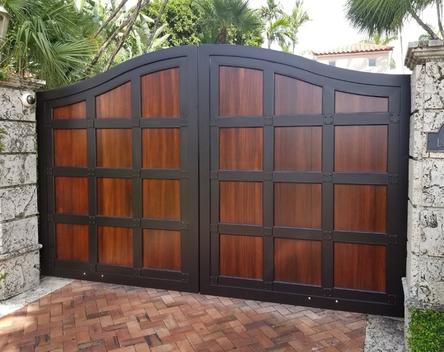 Miami Beach Custom Metal and Wood Gates - Industrial - Garden - Miami - by  ADB Designs Inc. | Houzz IE