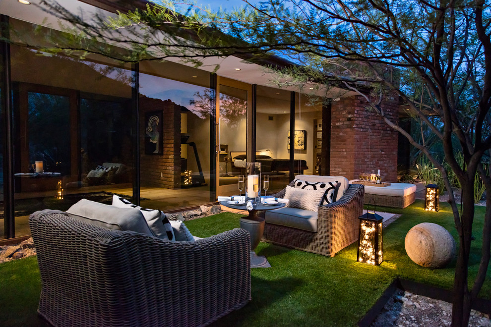 Example of a 1950s backyard patio design in Phoenix