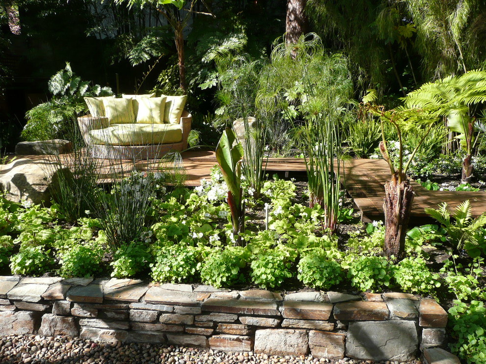 Inspiration for a classic garden in Sacramento.