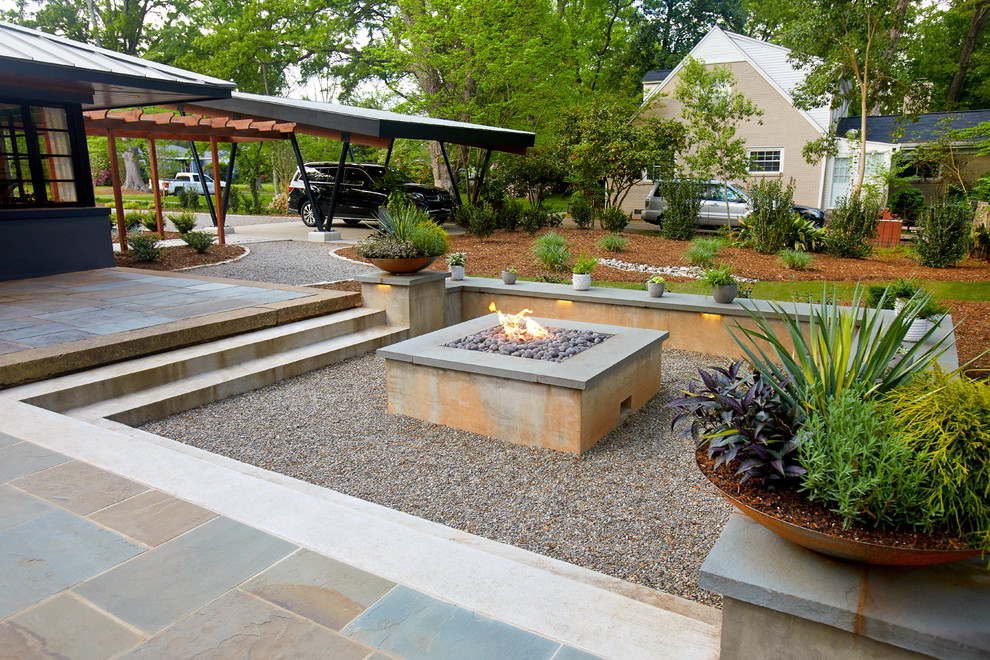 Design ideas for a mid-century modern landscaping in Charlotte.