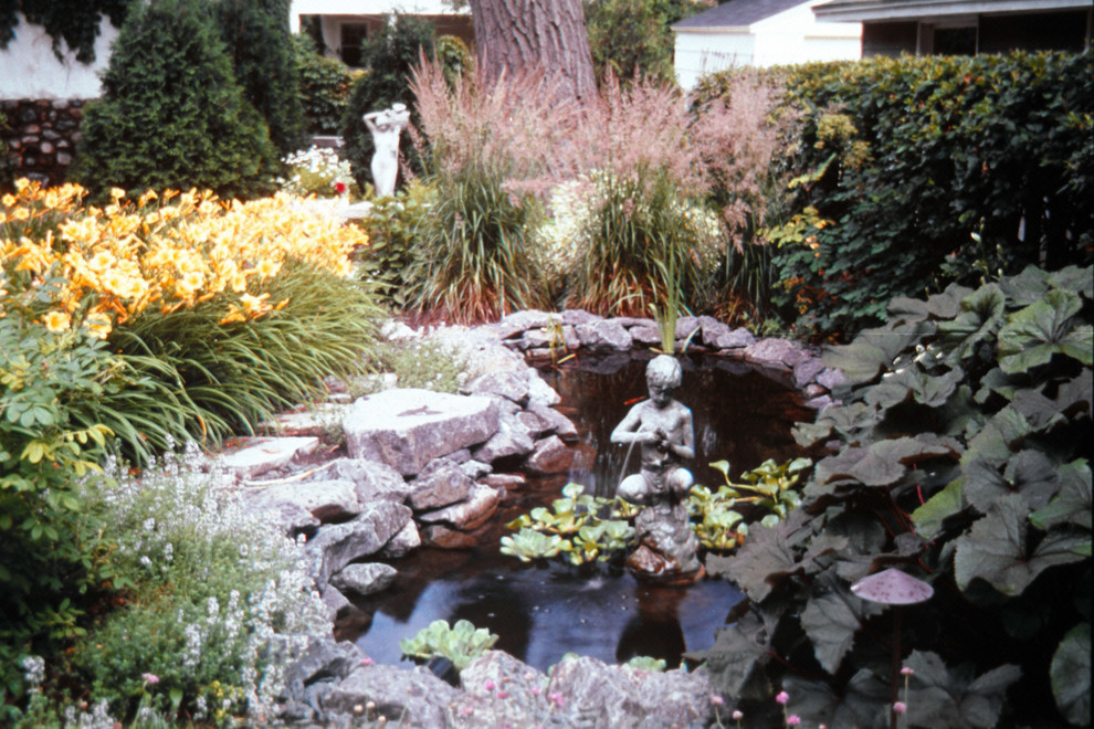 ミネアポリスにあるトラディショナルスタイルのおしゃれな庭の写真