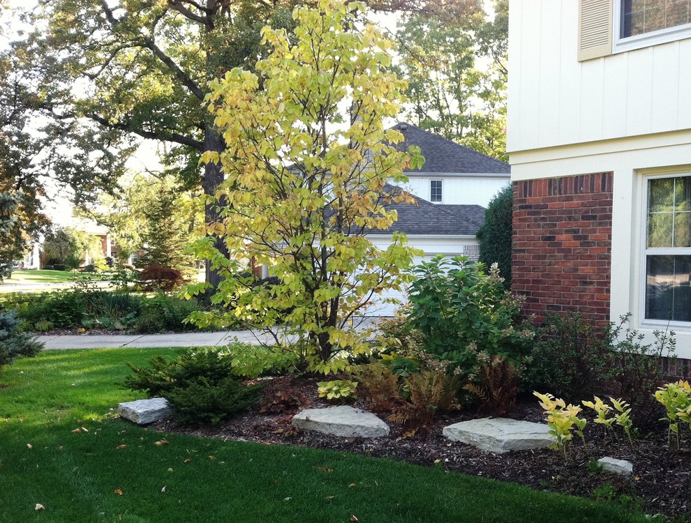 This is an example of a traditional landscaping in Detroit.