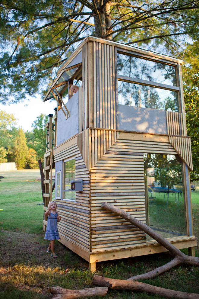Design ideas for a modern garden in Nashville with a climbing frame.