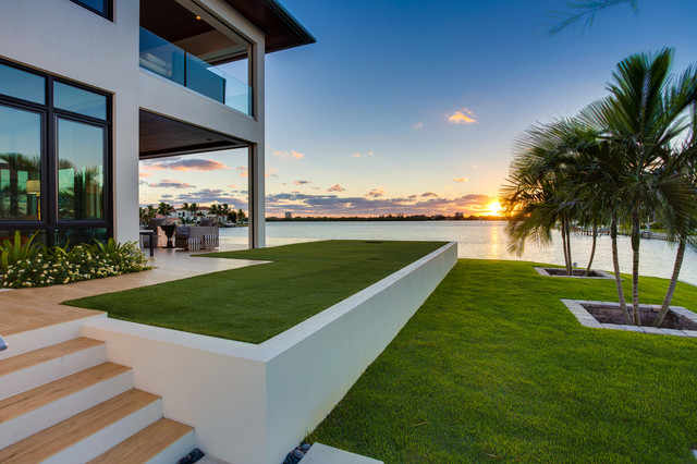 Modern Beach Bungalow - Tropical - Garden - Tampa - by BW Saba | Houzz AU