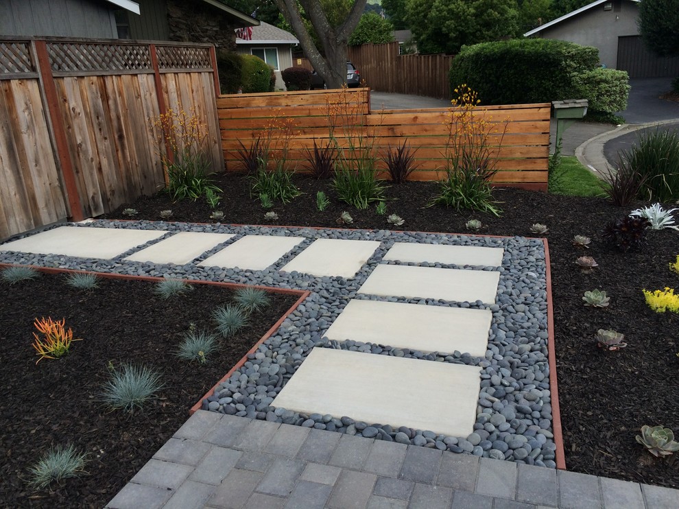 Modern Driveway And Front Yard Danville Ca Modern Landscape San Francisco By Dpg Pavers And Design Houzz