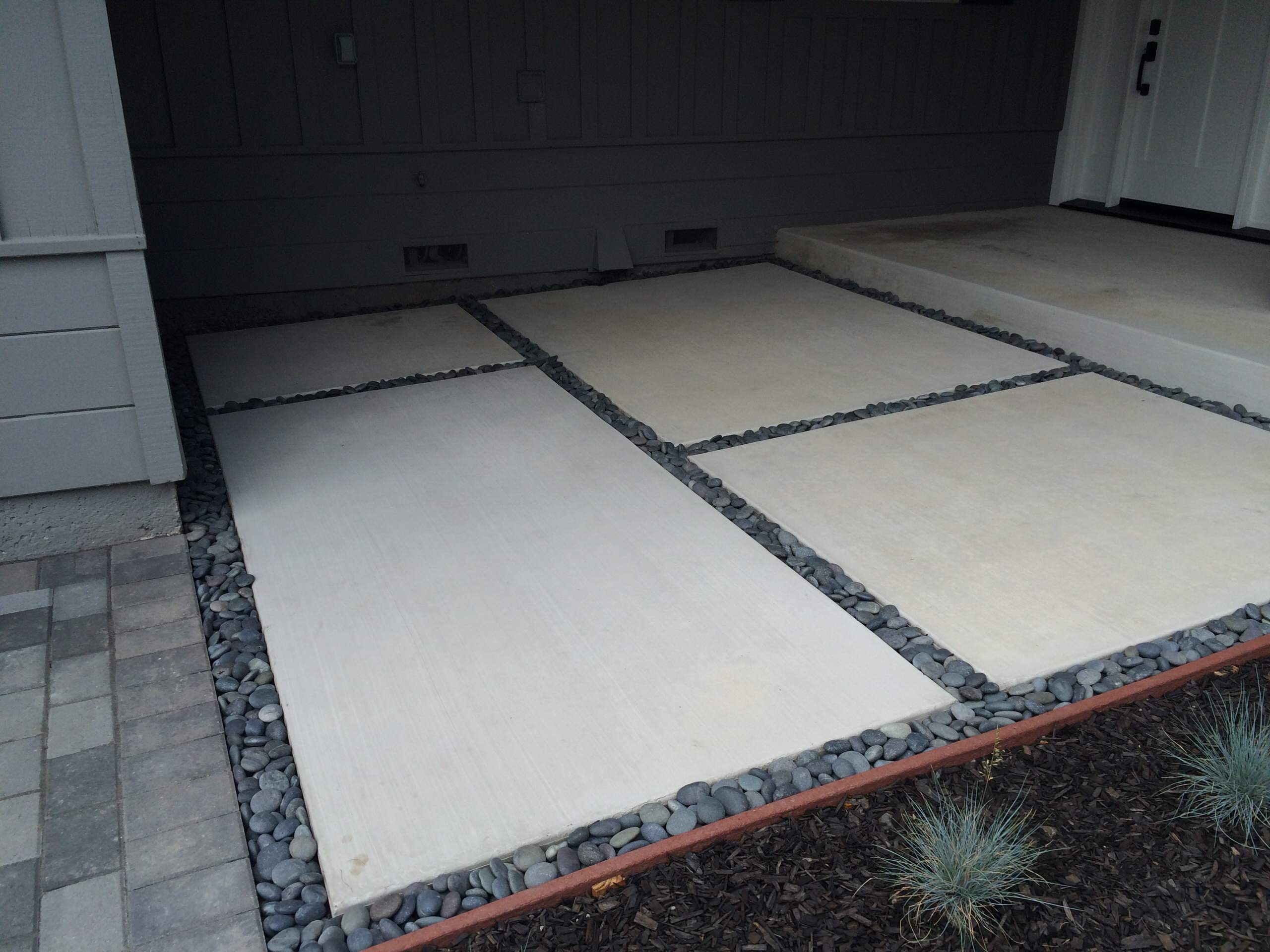 75 Beautiful Driveway With Concrete Pavers Ideas Designs January 2022 Houzz Au