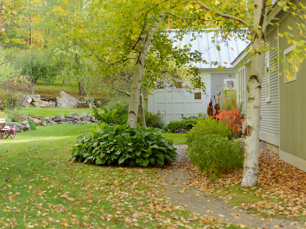 Modern Vermont Farmhouse and Garden Farmhouse Landscape