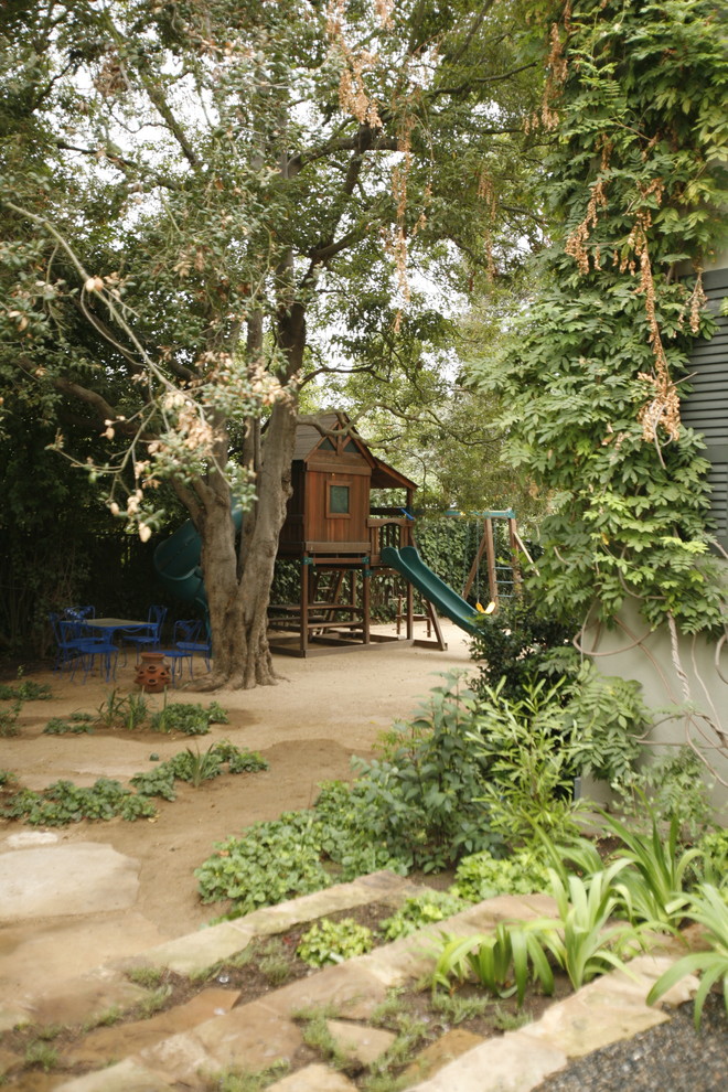 Immagine di un giardino chic dietro casa
