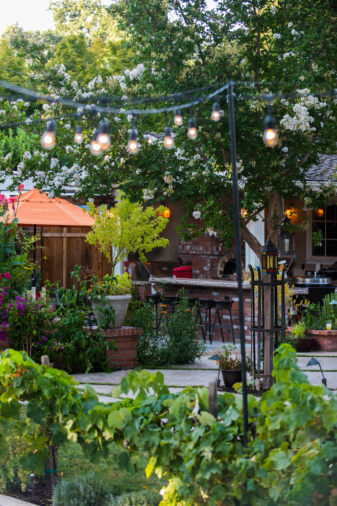 This is an example of an eclectic backyard landscaping in San Francisco.