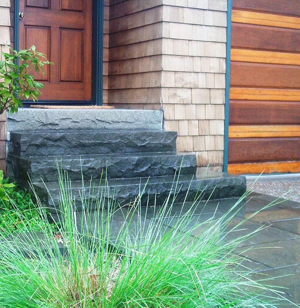 Mittelgroßer, Halbschattiger Klassischer Vorgarten mit Natursteinplatten in San Francisco