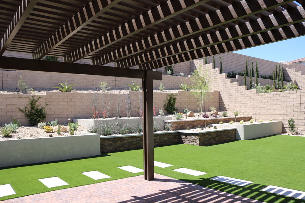 Nedley Residence at Savona in Summerlin Contemporary Landscape