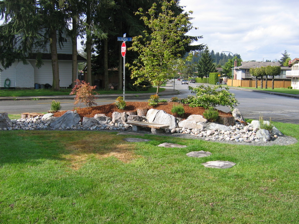 New Westminster D/E Rustic Landscape Vancouver by BUOM Projects