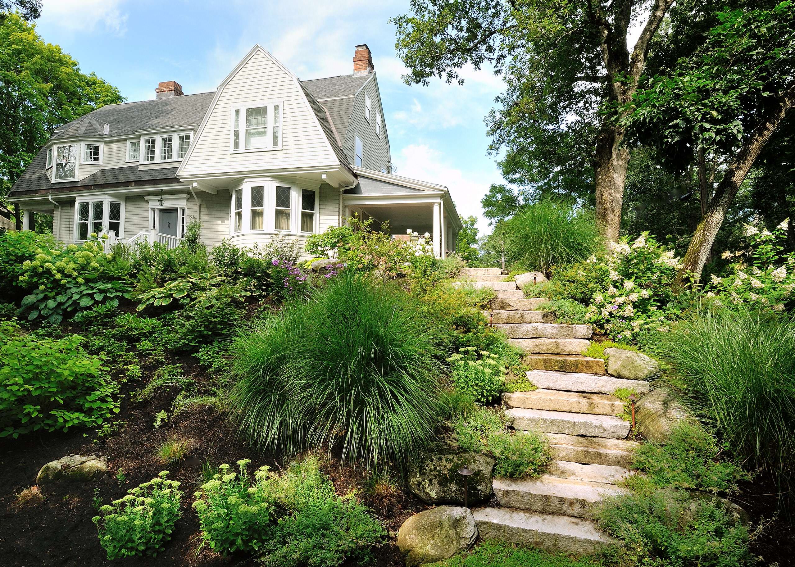 sloping front yard landscape ideas