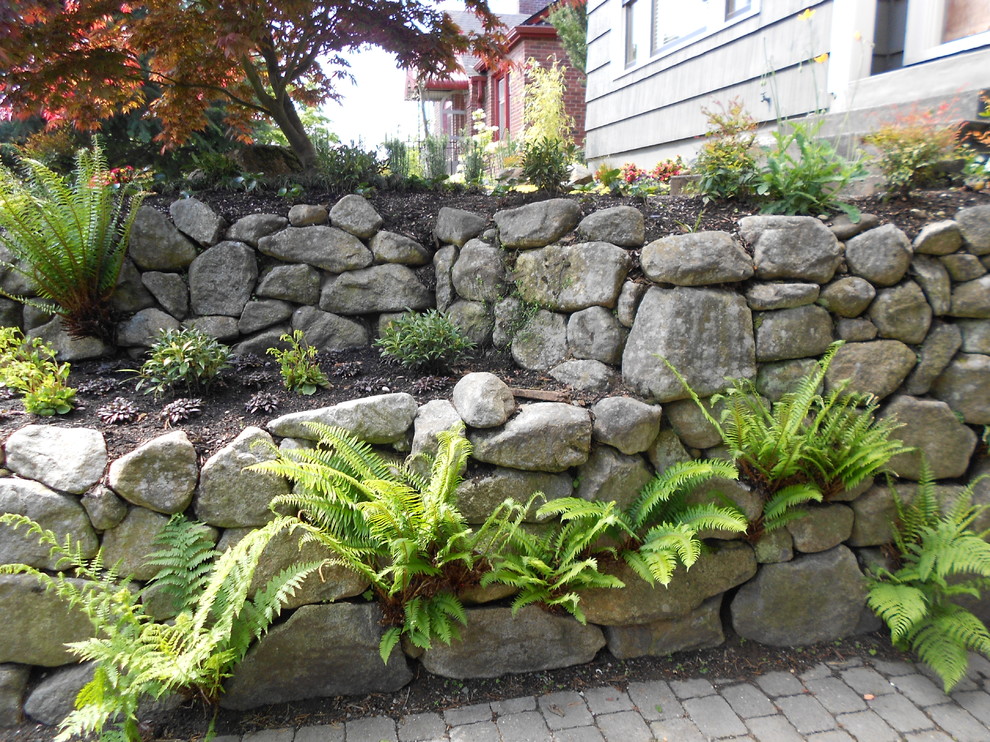 Inspiration for an eclectic landscaping in Seattle.
