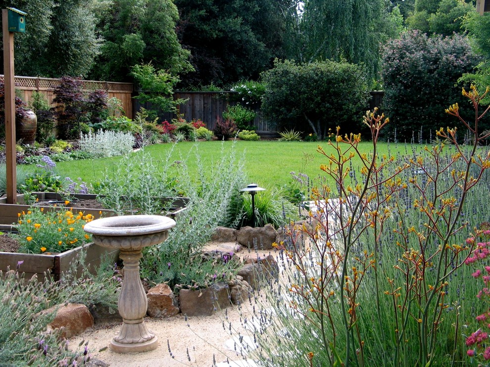Inspiration for a mid-sized mediterranean partial sun backyard landscaping in San Francisco for fall.