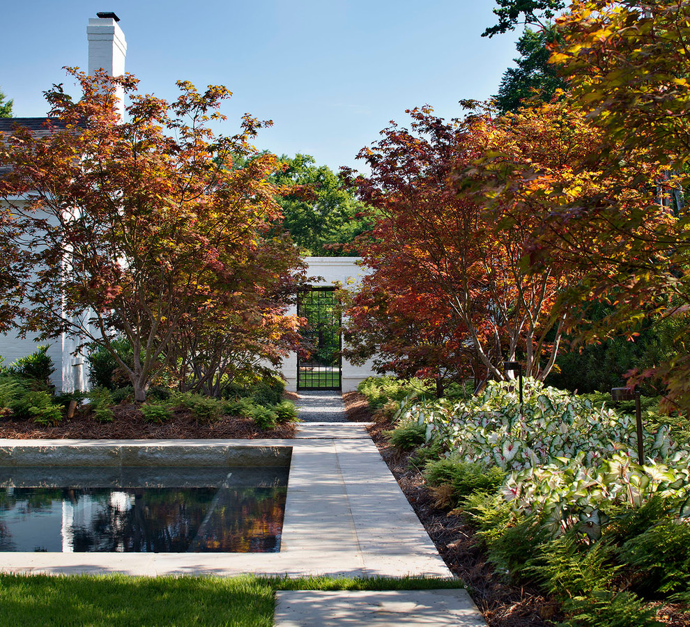 Photo of a classic full sun garden in San Diego.