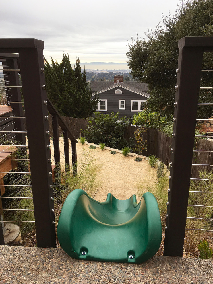 サンフランシスコにあるコンテンポラリースタイルのおしゃれな庭 (屋外遊具) の写真