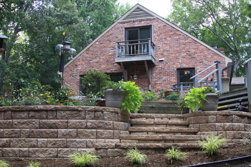 This is an example of a modern landscaping in Other.