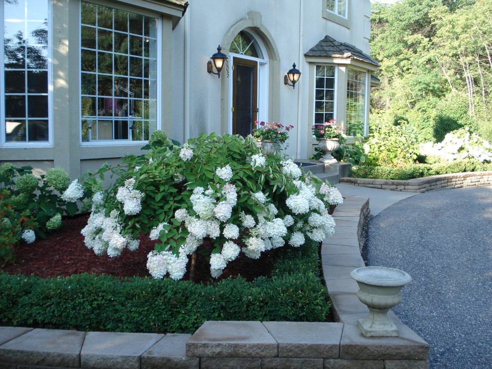 Our Work Traditional Landscape Minneapolis by Beds and Borders Landscape Design Houzz
