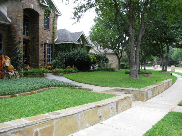 Inspiration for a landscaping in Dallas.