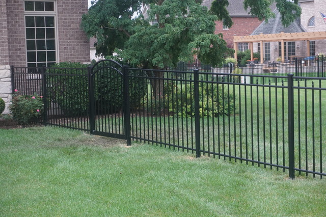 Our Work - Traditional - Garden - Chicago - by Chicago's Fence | Houzz UK