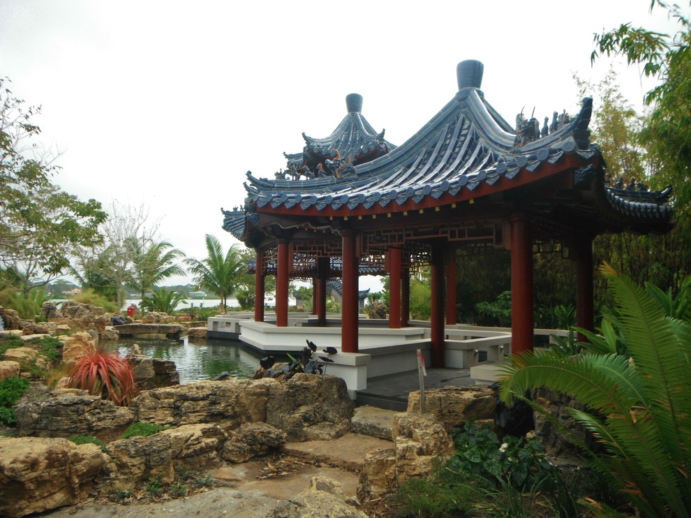タンパにあるアジアンスタイルのおしゃれな庭の写真
