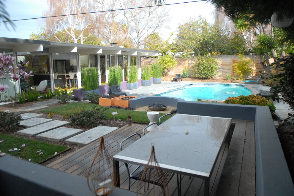 Design ideas for a mid-century modern landscaping in San Francisco.
