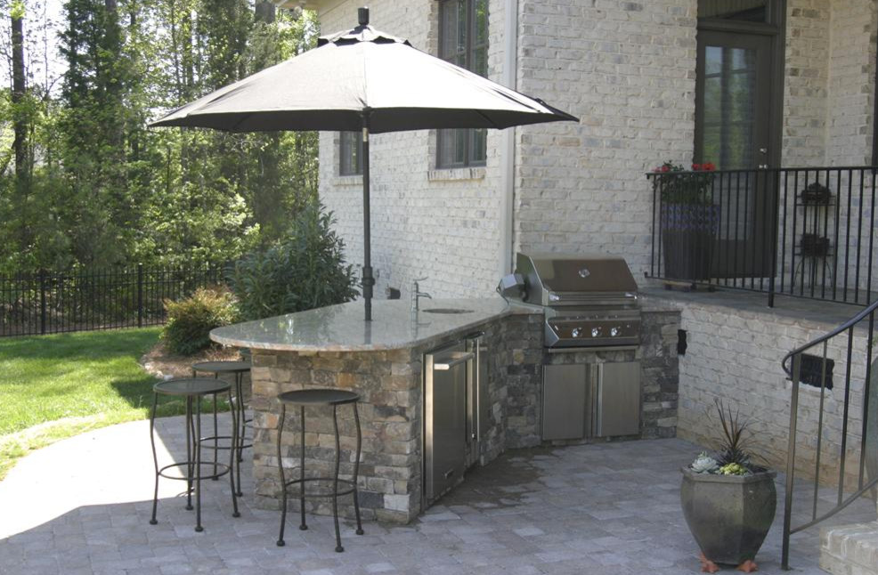 Photo of a large patio in Raleigh.