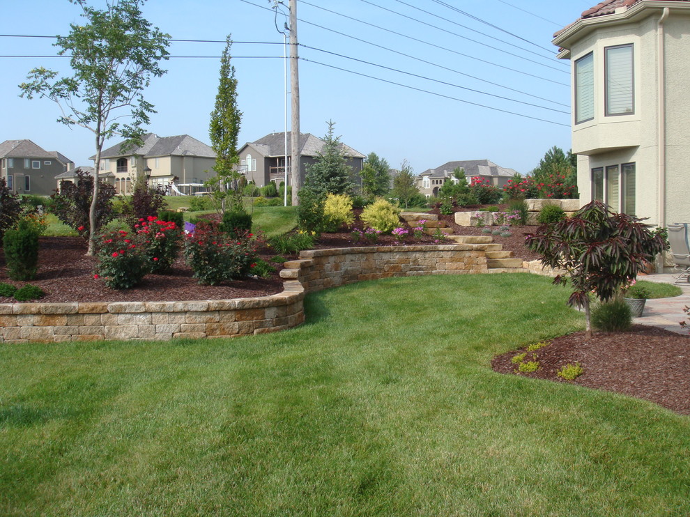 Photo of a traditional landscaping in Kansas City.
