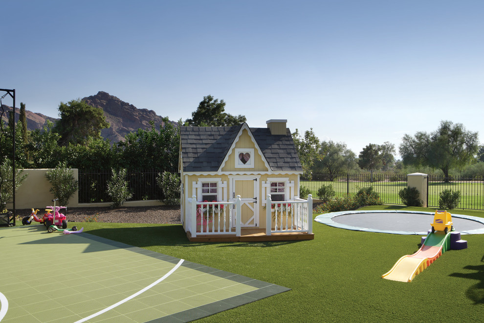 Diseño de jardín mediterráneo extra grande con parque infantil