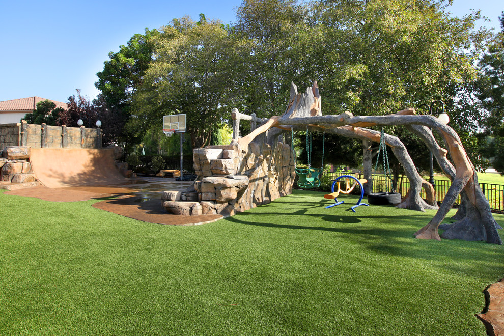 Inspiration for a contemporary outdoor sport court in Orange County.