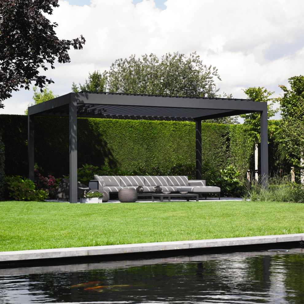 Идея дизайна: регулярный сад среднего размера на внутреннем дворе в современном стиле
