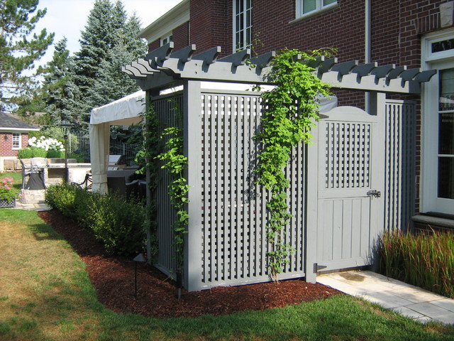 Painted Wood Trellis and Gate - Traditional - Garden - Toronto - by  Heritage Stoneworks Ltd. | Houzz IE
