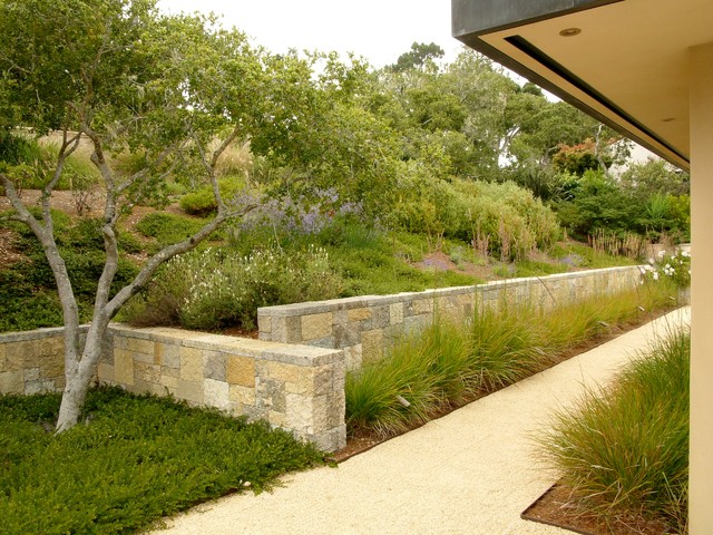 11 Design Solutions For Sloping Backyards, Steep Backyard Landscape Ideas