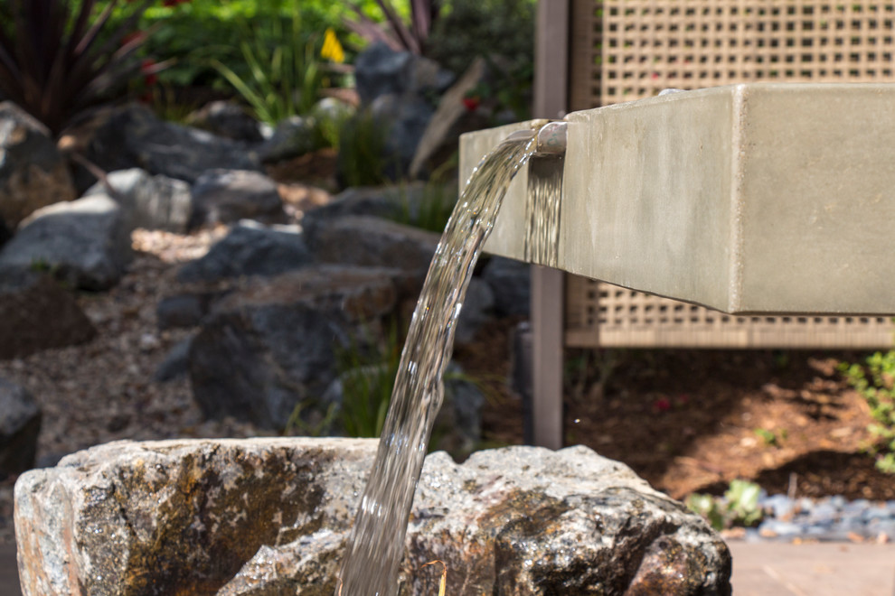Pasadena Showcase Water Table and Stream Contemporary Landscape