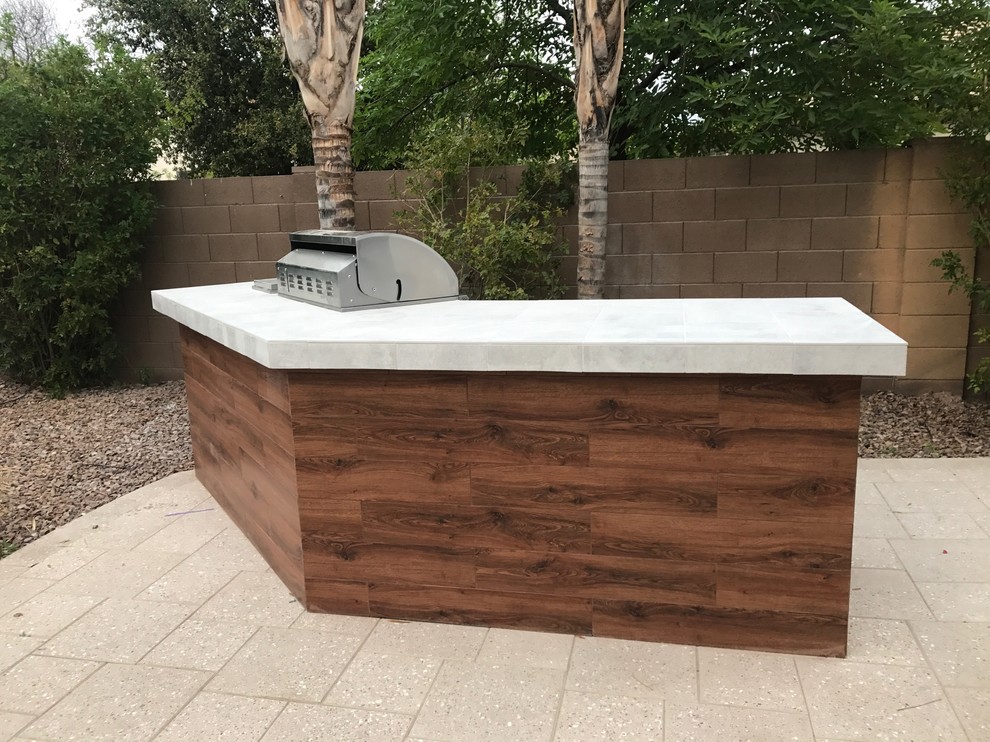 Design ideas for a modern landscaping in Phoenix.