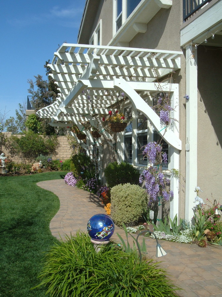 Pavillions & Lattice Structures Traditional Landscape Los Angeles