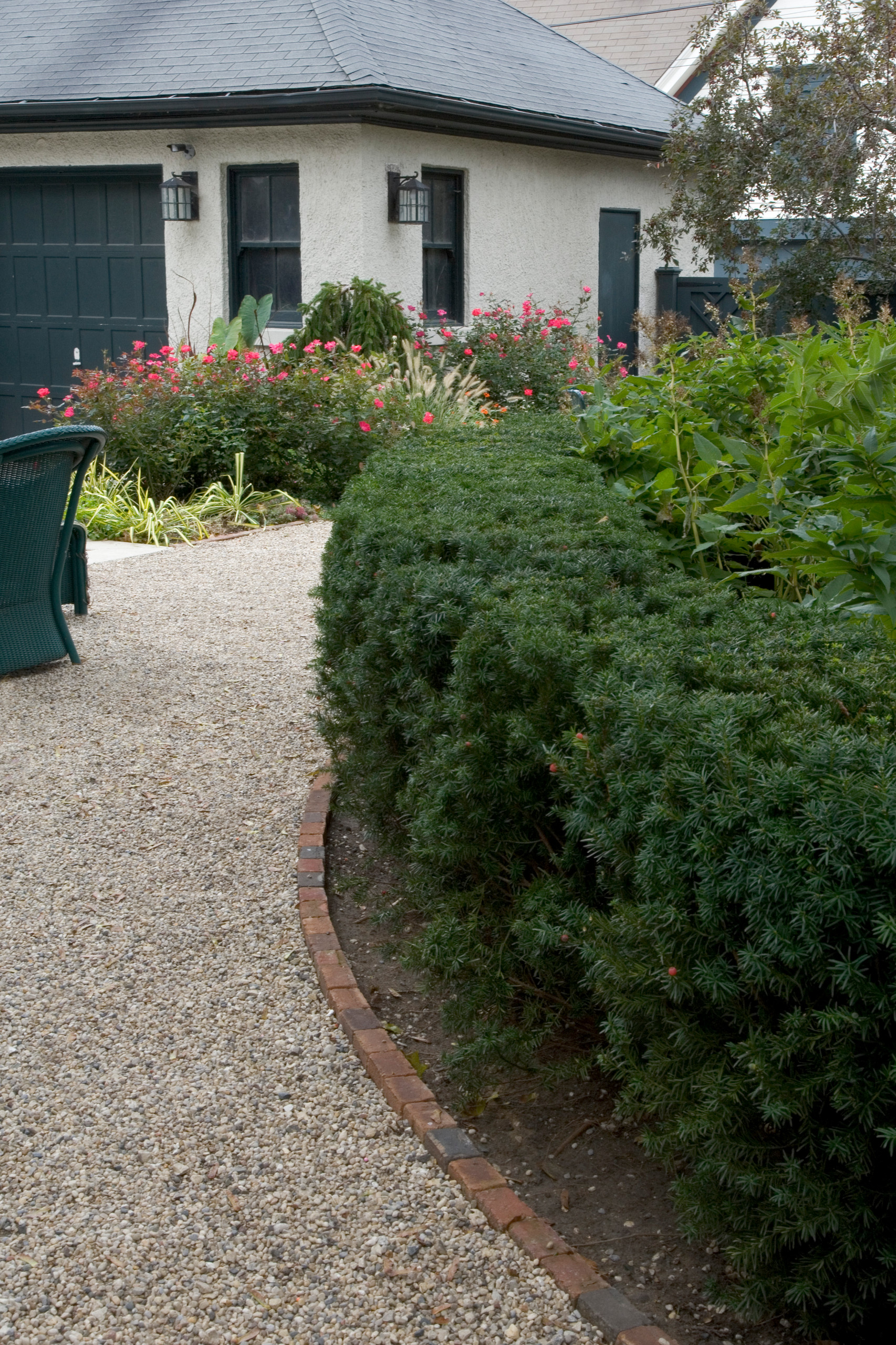 pea gravel walkway ideas