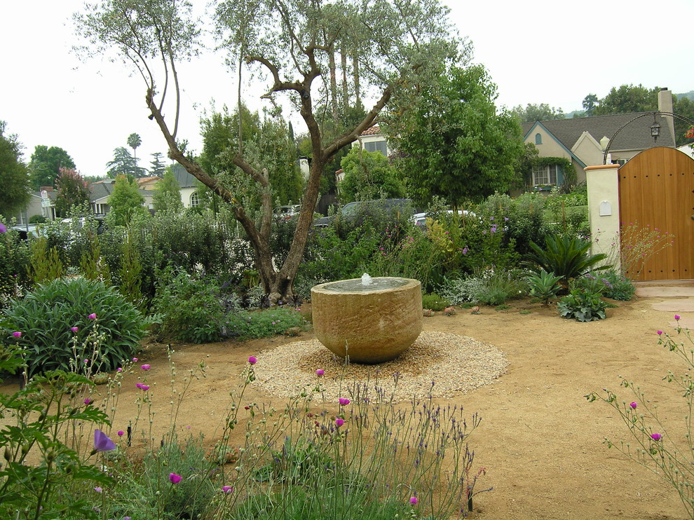 Immagine di un giardino eclettico
