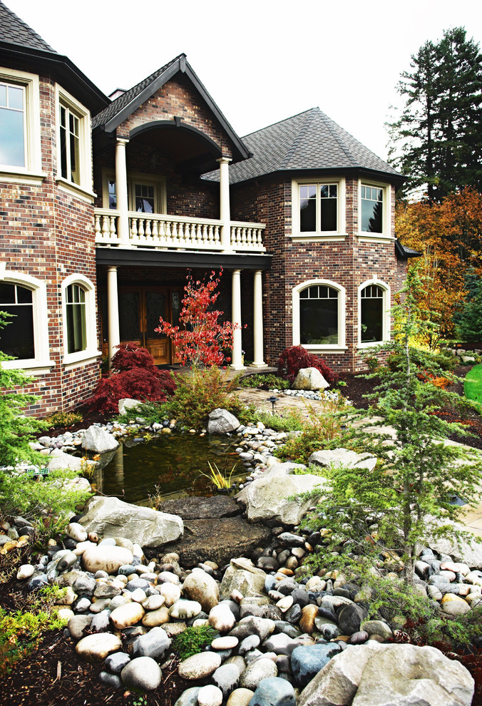 Design ideas for a traditional landscaping in Portland.