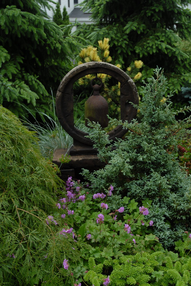 Inspiration for a traditional garden in Portland Maine.
