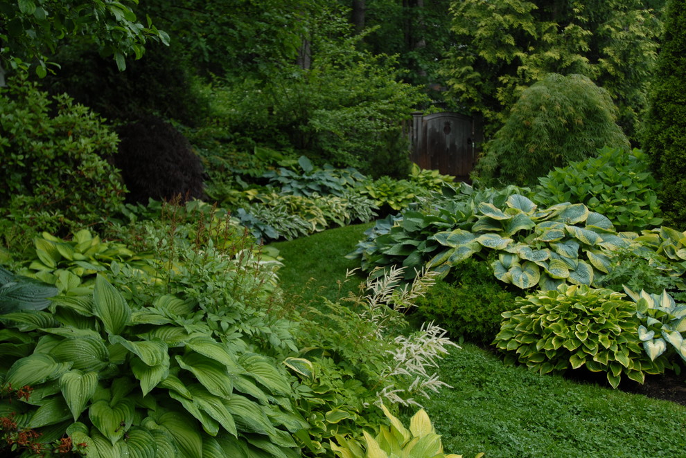 ポートランド(メイン)にあるトラディショナルスタイルのおしゃれな庭の写真