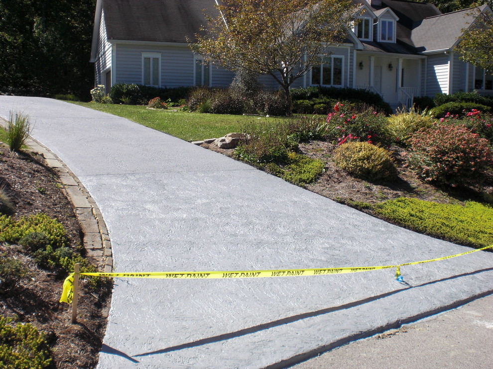 How to Go About Repairing Cracks in Your Driveway or Patio