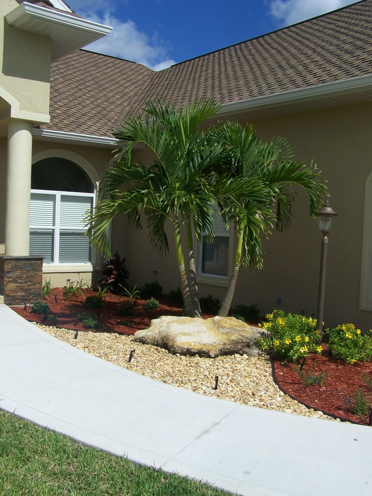 Ponds, waterfalls, and vistas - Tropical - Landscape - Tampa - by