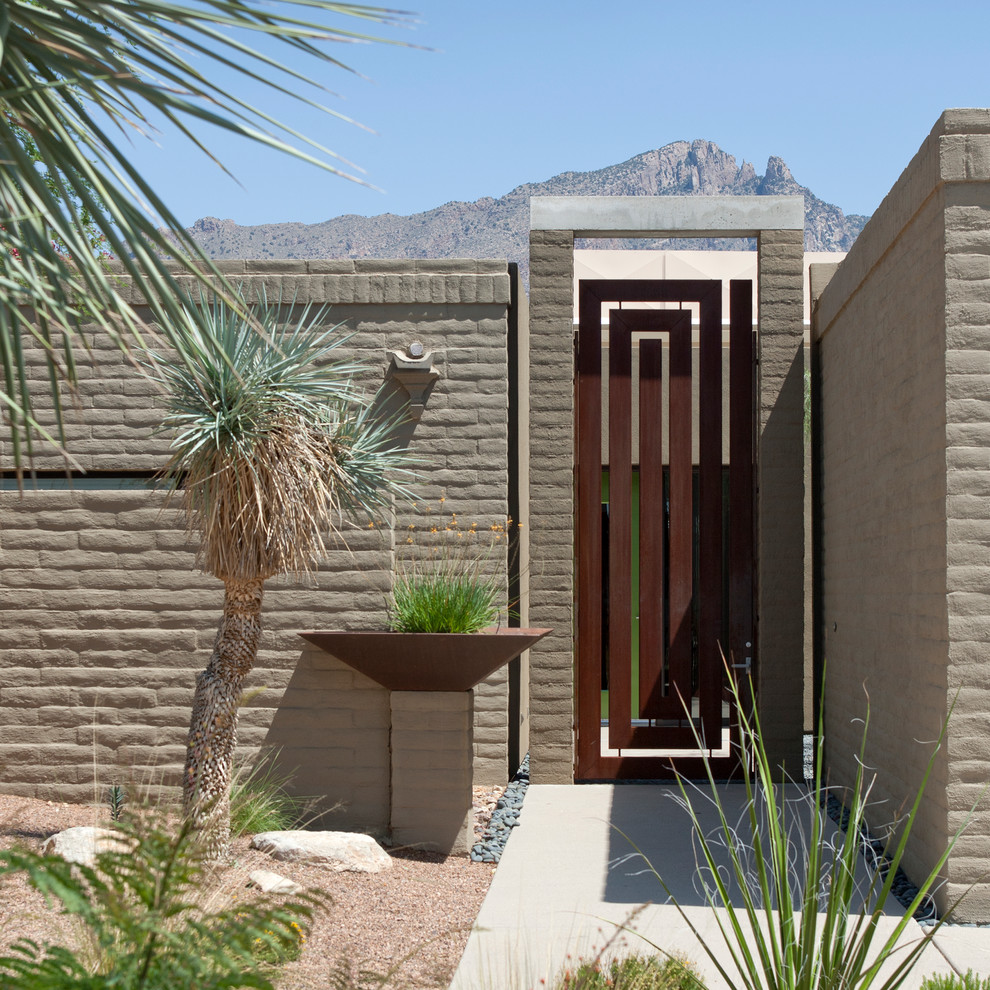 Photo of a contemporary garden fence in Phoenix.