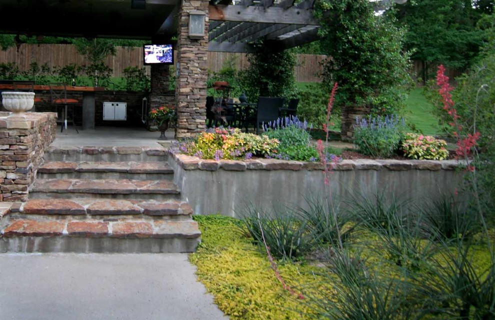Inspiration for a medium sized modern back garden in Houston with natural stone paving.