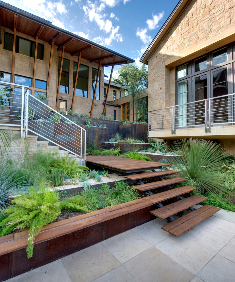 Inspiration for a modern landscaping in Austin.